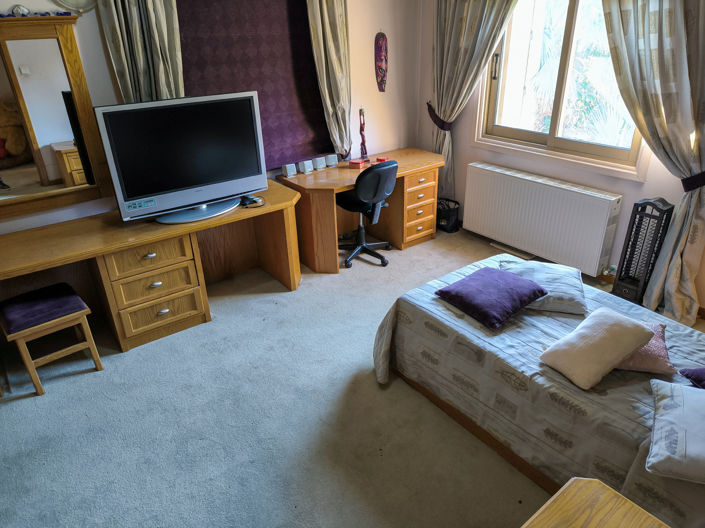 Image No.21-5 Bed House for sale