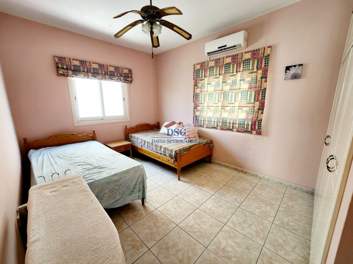 Image No.10-3 Bed House for sale