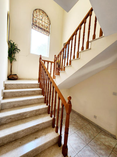 Image No.8-3 Bed House for sale