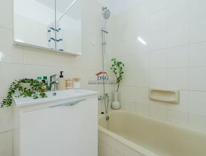 Image No.11-3 Bed House for sale