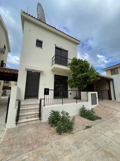 Image No.1-3 Bed House for sale