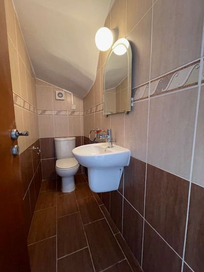 Image No.10-3 Bed House for sale