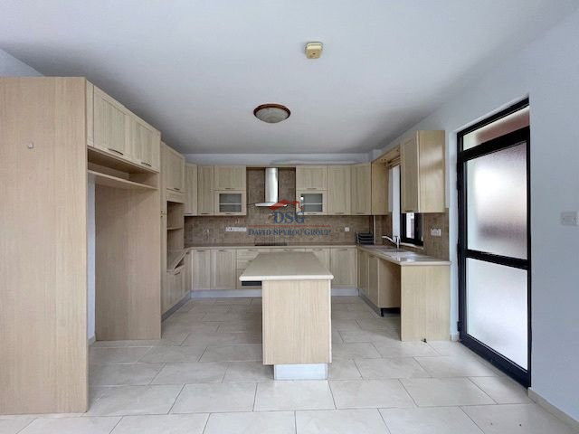 Image No.11-3 Bed House for sale