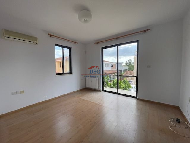 Image No.13-3 Bed House for sale