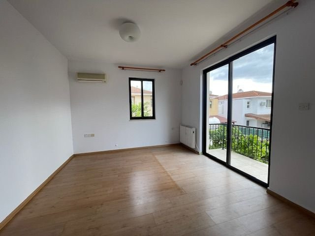 Image No.16-3 Bed House for sale