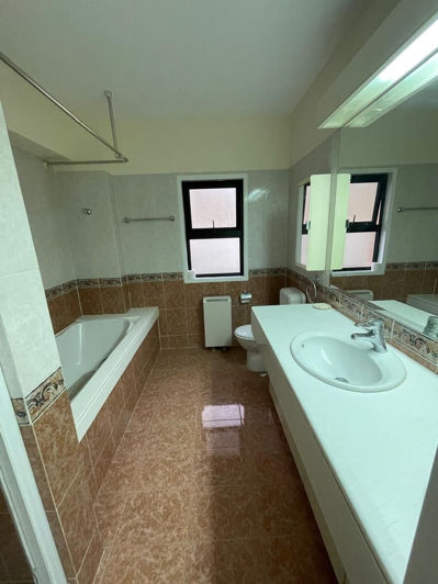 Image No.20-Commercial à vendre à Larnaca