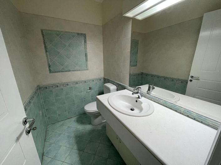 Image No.21-Commercial à vendre à Larnaca