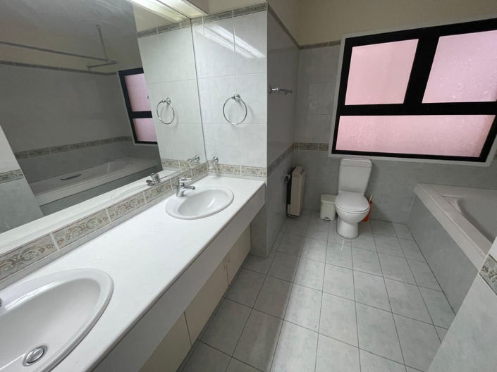 Image No.24-Commercial à vendre à Larnaca