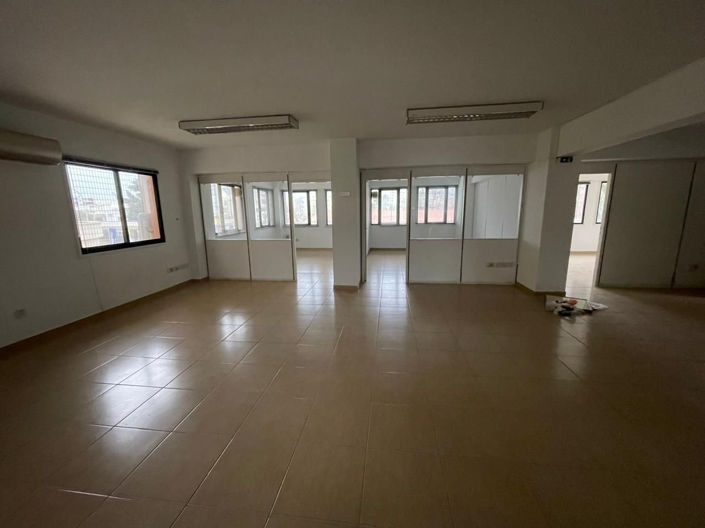 Image No.3-Commercial à vendre à Larnaca