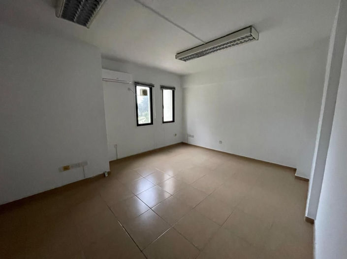 Image No.6-Commercial à vendre à Larnaca