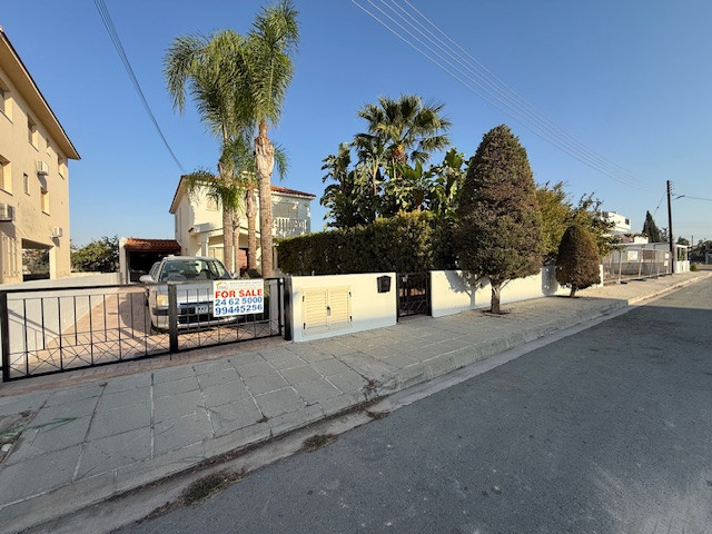 Image No.1-4 Bed House for sale