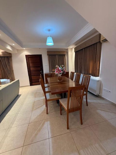 Image No.15-4 Bed House for sale