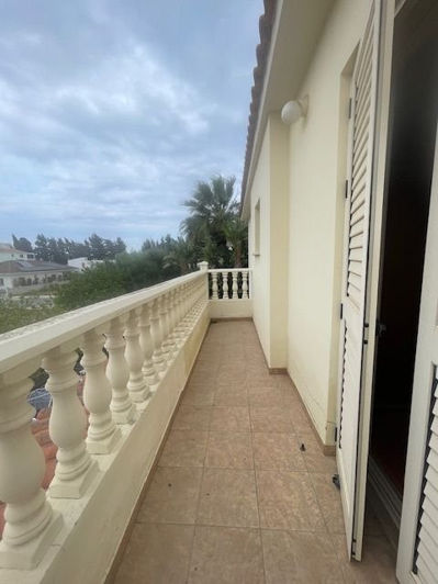 Image No.6-Maison de 4 chambres à vendre à Pervolia