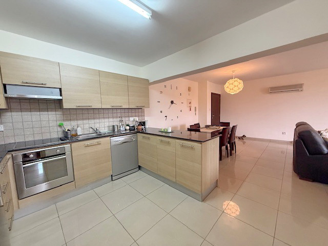 Image No.4-Appartement de 2 chambres à vendre à Pervolia