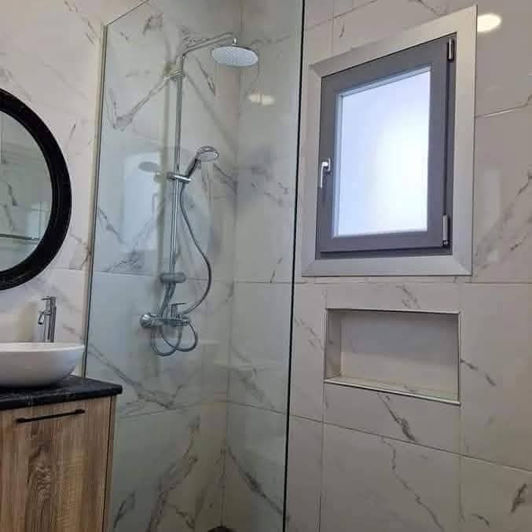 Image No.3-6 Bed Property for sale