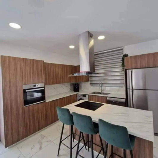 Image No.8-6 Bed Property for sale