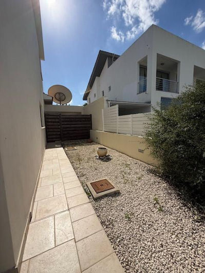 Image No.10-3 Bed House for sale