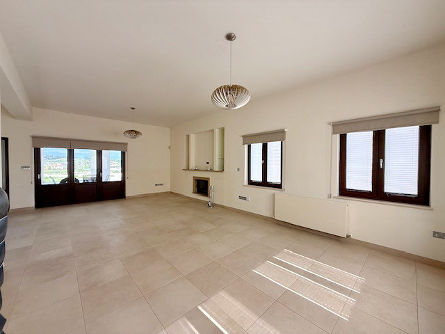 Image No.13-3 Bed House for sale