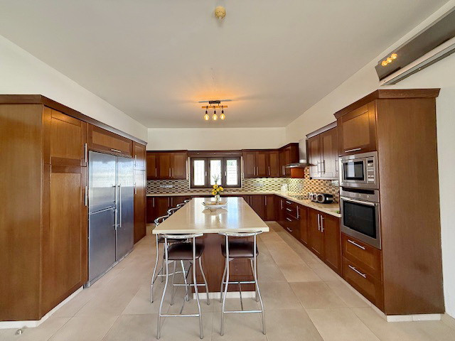 Image No.15-3 Bed House for sale