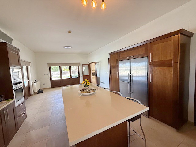 Image No.16-3 Bed House for sale