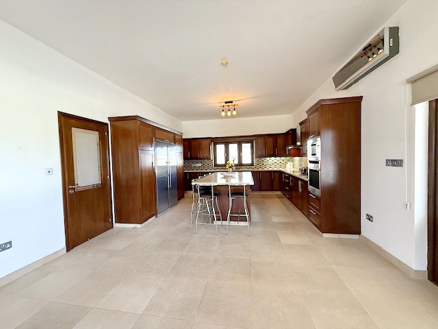 Image No.20-3 Bed House for sale