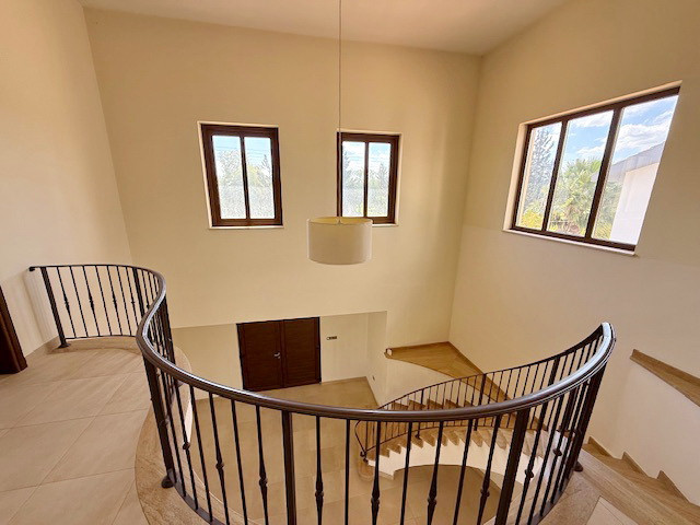 Image No.23-3 Bed House for sale