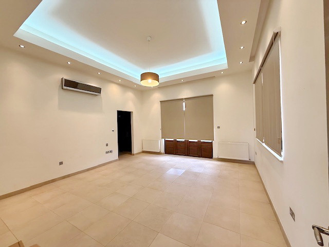 Image No.30-3 Bed House for sale