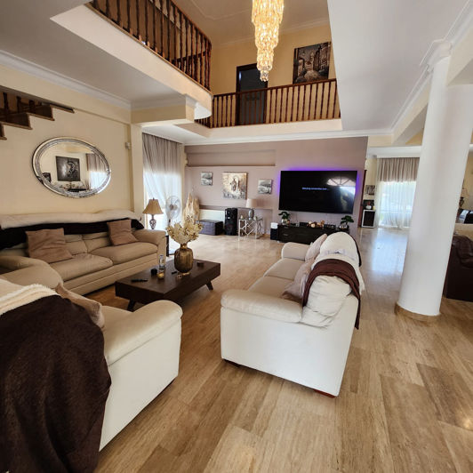 Image No.18-4 Bed House for sale