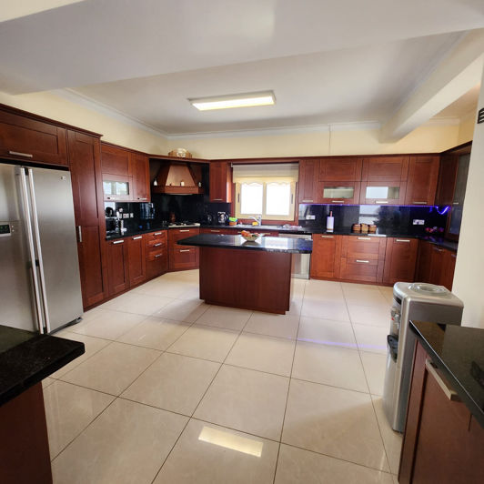 Image No.19-4 Bed House for sale