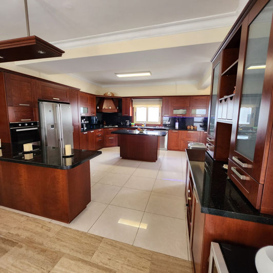 Image No.20-4 Bed House for sale