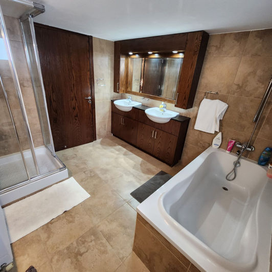 Image No.34-4 Bed House for sale