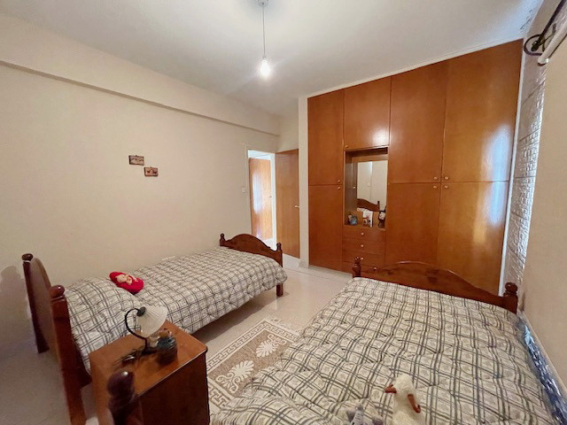 Image No.18-3 Bed House for sale