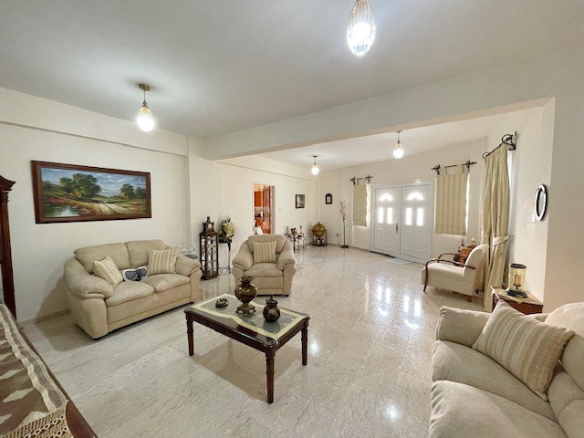 Image No.5-3 Bed House for sale