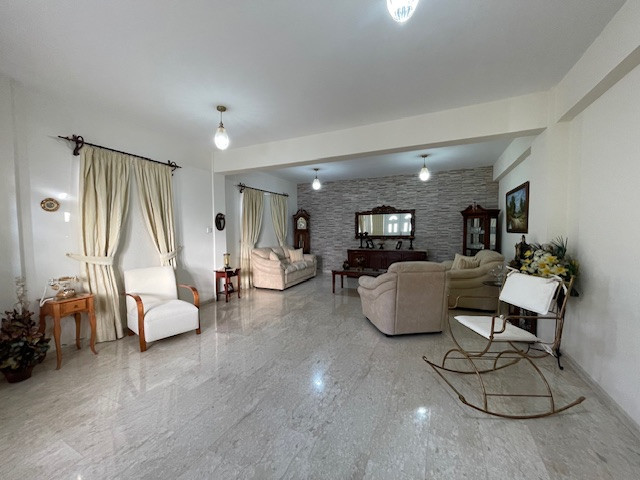 Image No.6-3 Bed House for sale