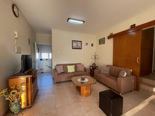 Image No.9-3 Bed House for sale