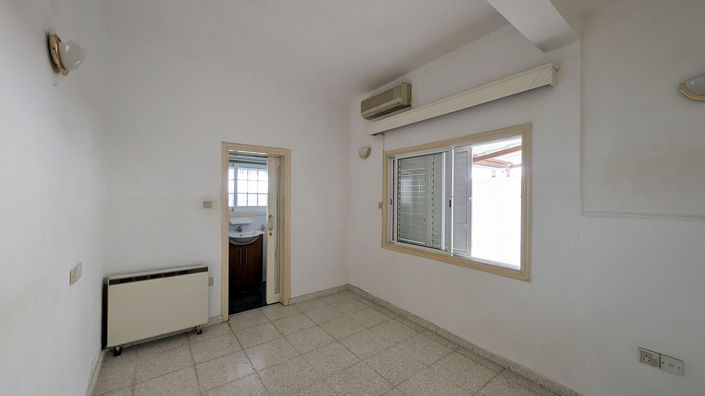 Image No.17-3 Bed House for sale