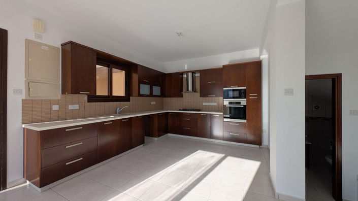 Image No.13-3 Bed House for sale