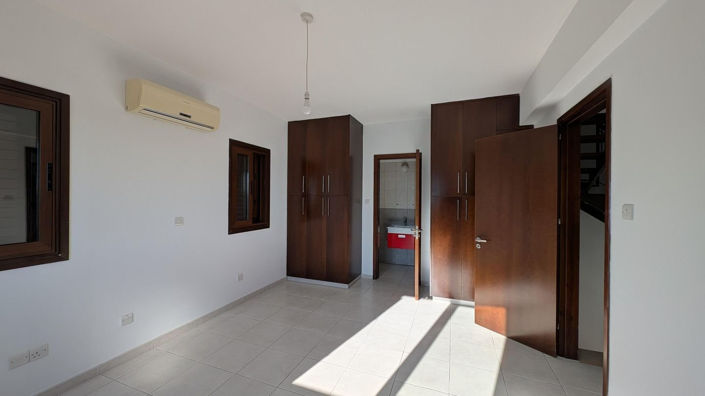 Image No.16-3 Bed House for sale