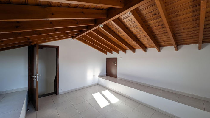 Image No.24-3 Bed House for sale