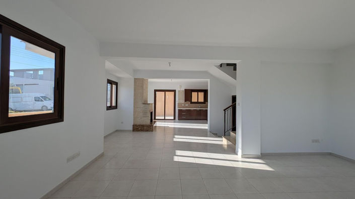 Image No.9-3 Bed House for sale