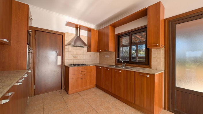 Image No.14-4 Bed House for sale