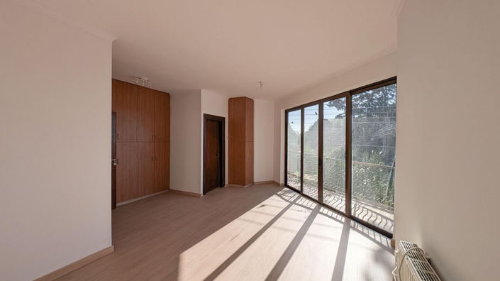 Image No.22-4 Bed House for sale