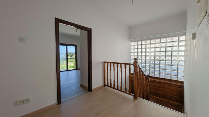 Image No.26-4 Bed House for sale