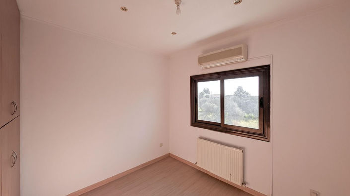 Image No.27-4 Bed House for sale