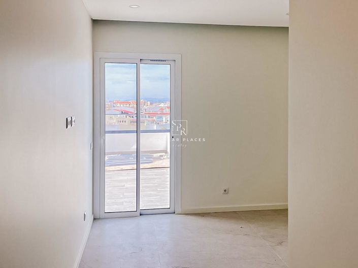 Image No.8-3 Bed Apartment for sale