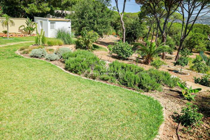 Image No.11-3 Bed Property for sale