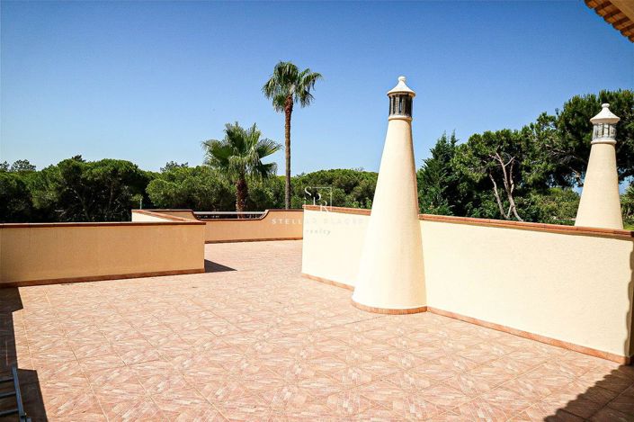 Image No.18-3 Bed Property for sale