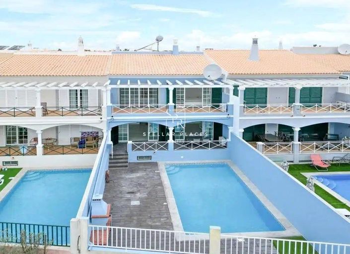 Image No.1-5 Bed Townhouse for sale
