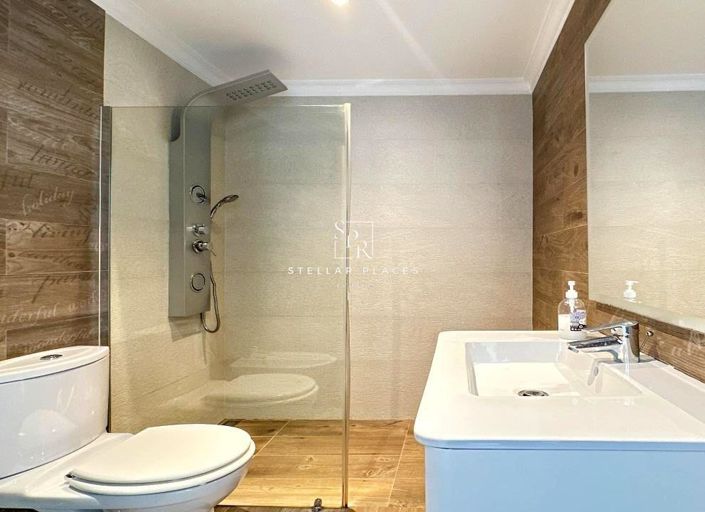 Image No.10-5 Bed Townhouse for sale