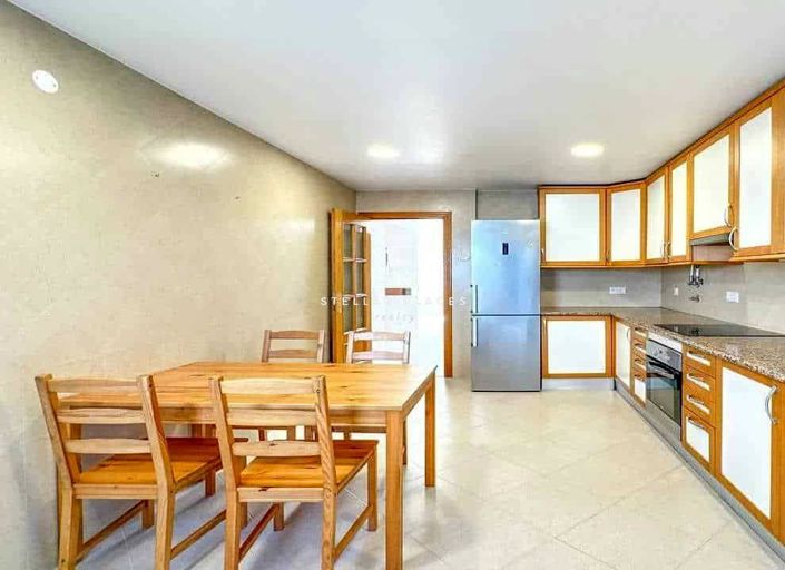 Image No.5-5 Bed Townhouse for sale